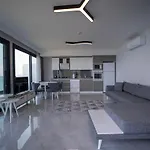 Ξενοδοχείο με διαμερίσματα Artan 4*