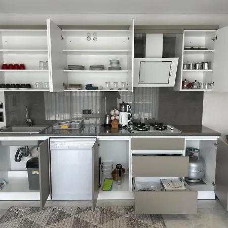 Artan Aparthotel *